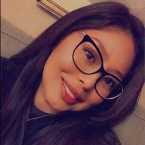 Meet your Posher, Rebeca